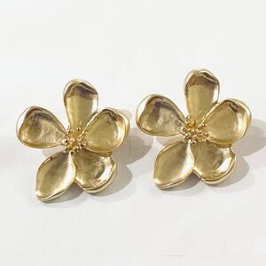 Gold Flower Stud Earrings